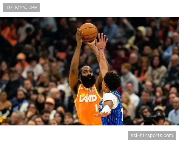 骑士米切尔单打空间创造 哈登无球跑动带走防守人